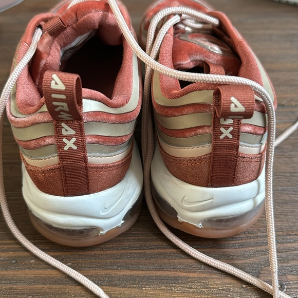 Pink velvet Nike AirMax size 9 - Picture 4 of 7